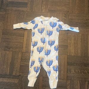 Hannah Anderson Menorah footie 0-3M